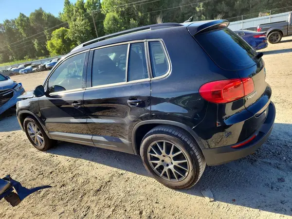 WVGAV7AX8HK043703 2017 VOLKSWAGEN TIGUAN - Image 2