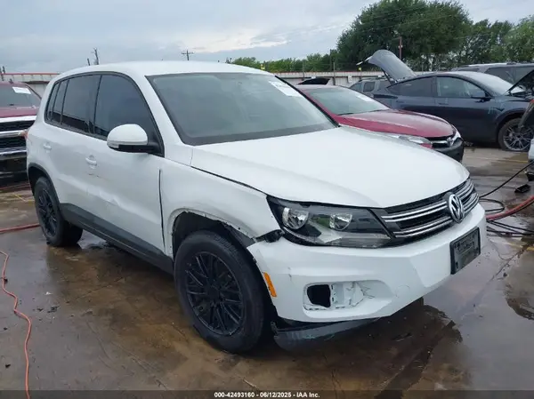 WVGAV7AX8HK046181 2017 VOLKSWAGEN TIGUAN - Image 1