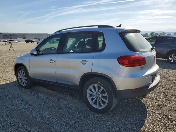 WVGAV7AX8HK048979 2017 VOLKSWAGEN TIGUAN - Image 2