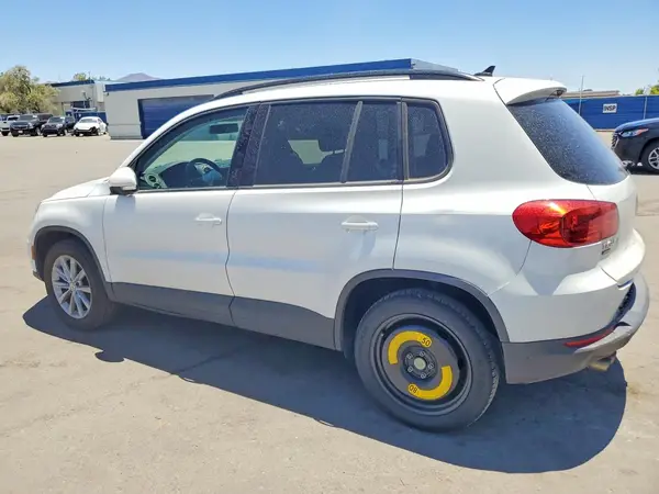 WVGAV7AX8HK049775 2017 VOLKSWAGEN TIGUAN - Image 2