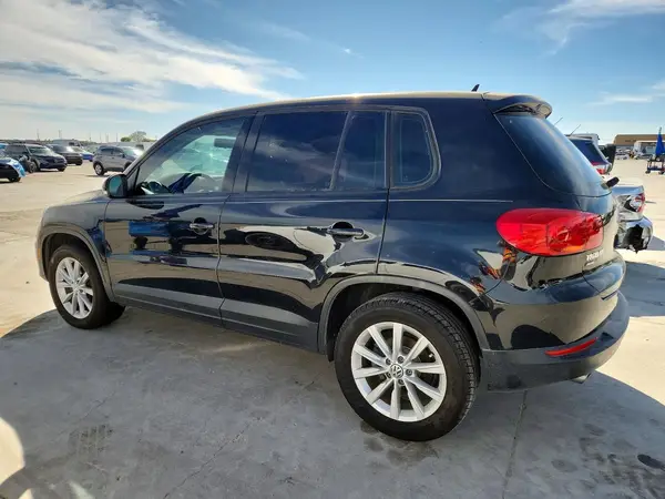 WVGAV7AX8HK051641 2017 VOLKSWAGEN TIGUAN - Image 2