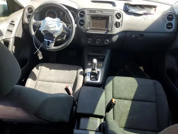 WVGAV7AX8JK005247 2018 VOLKSWAGEN TIGUAN - Image 8
