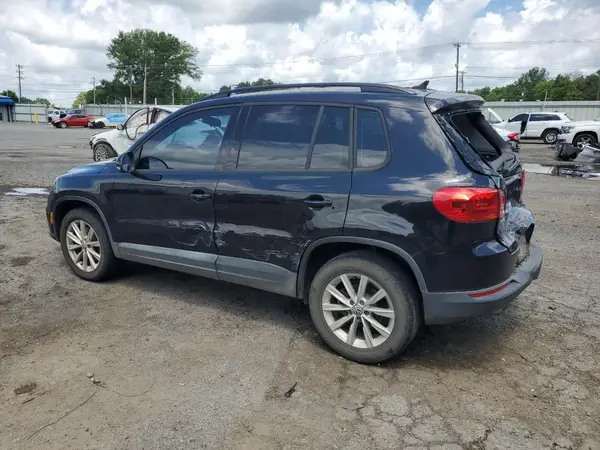 WVGAV7AX8JK006060 2018 VOLKSWAGEN TIGUAN - Image 2