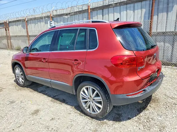 WVGAV7AX9GW052529 2016 VOLKSWAGEN TIGUAN - Image 2
