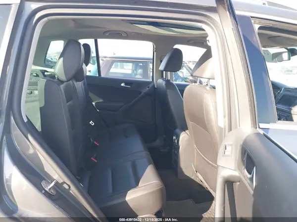 WVGAV7AX9GW502003 2016 VOLKSWAGEN TIGUAN - Image 8
