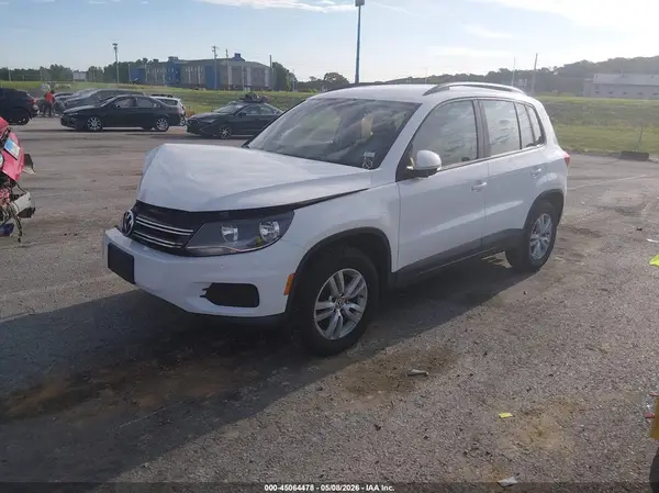 WVGAV7AX9GW511798 2016 VOLKSWAGEN TIGUAN - Image 2
