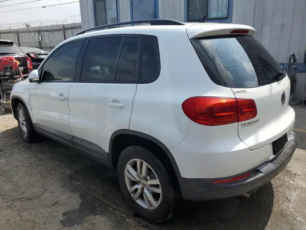 WVGAV7AX9GW529699 2016 VOLKSWAGEN TIGUAN - Image 2