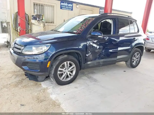 WVGAV7AX9GW555218 2016 VOLKSWAGEN TIGUAN - Image 2