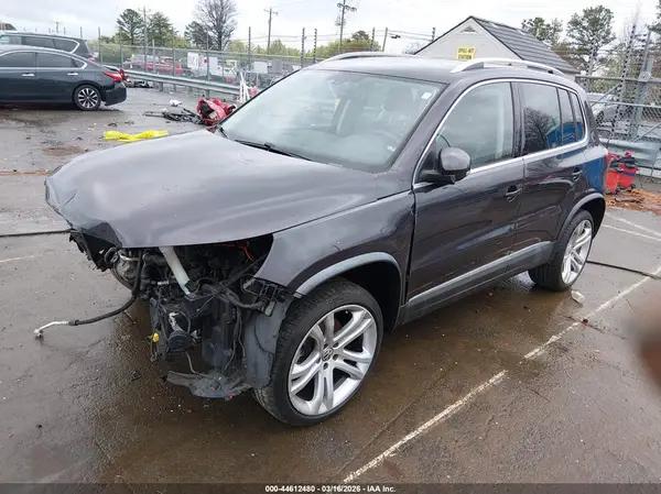 WVGAV7AX9GW589563 2016 VOLKSWAGEN TIGUAN - Image 2