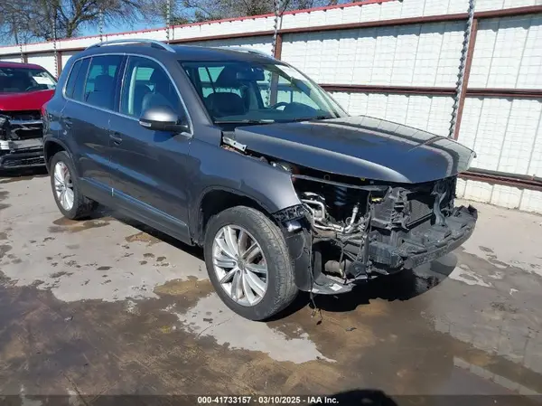 WVGAV7AX9GW606054 2016 VOLKSWAGEN TIGUAN - Image 1