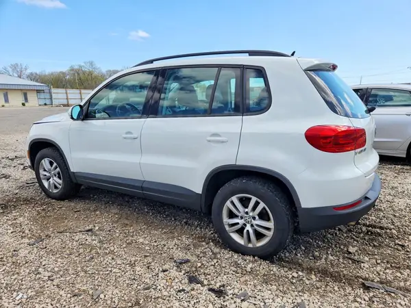 WVGAV7AX9GW607205 2016 VOLKSWAGEN TIGUAN - Image 2