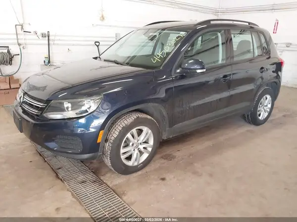 WVGAV7AX9GW610671 2016 VOLKSWAGEN TIGUAN - Image 2