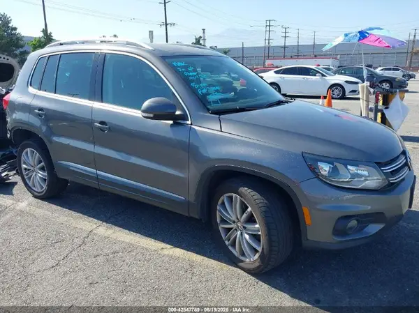 WVGAV7AX9GW616132 2016 VOLKSWAGEN TIGUAN - Image 1