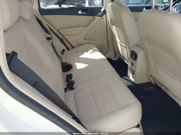 WVGAV7AX9HK001055 2017 VOLKSWAGEN TIGUAN - Image 8