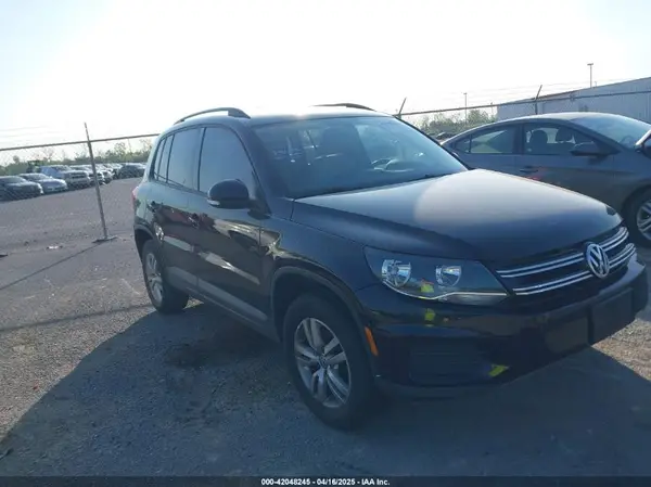 WVGAV7AX9HK001881 2017 VOLKSWAGEN TIGUAN - Image 1