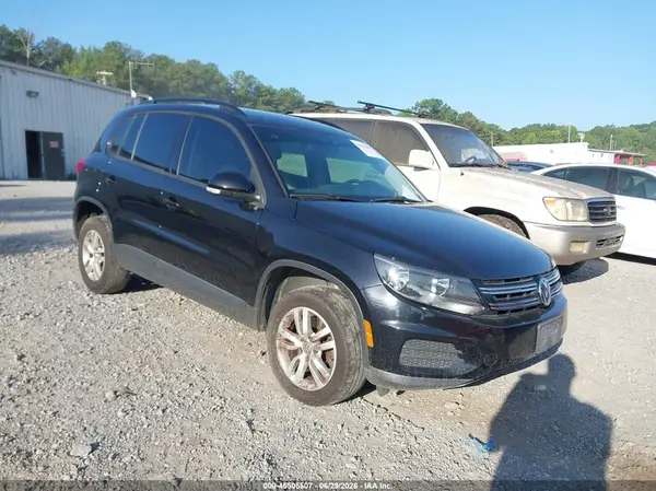 WVGAV7AX9HK003906 2017 VOLKSWAGEN TIGUAN - Image 1