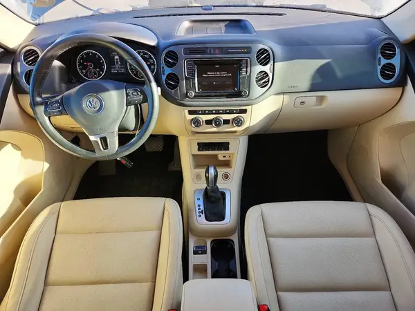 WVGAV7AX9HK016204 2017 VOLKSWAGEN TIGUAN - Image 8