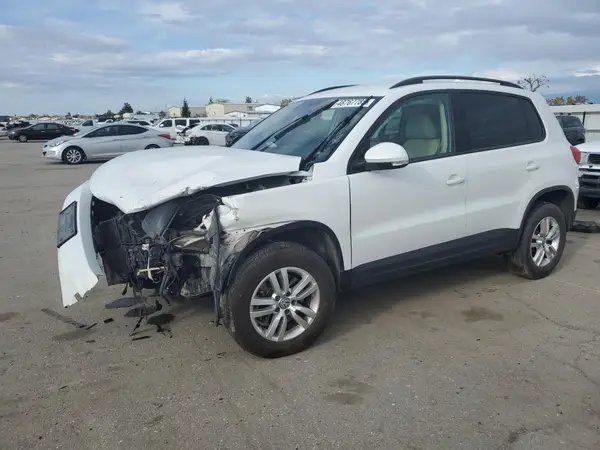 WVGAV7AX9HK017871 2017 VOLKSWAGEN TIGUAN - Image 1