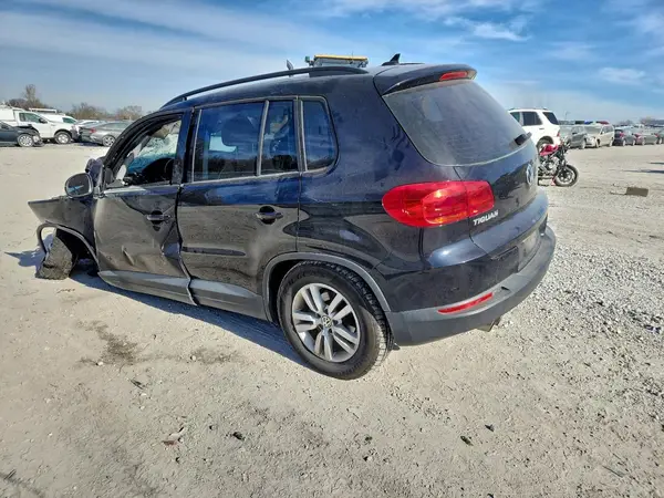 WVGAV7AX9HK018924 2017 VOLKSWAGEN TIGUAN - Image 2