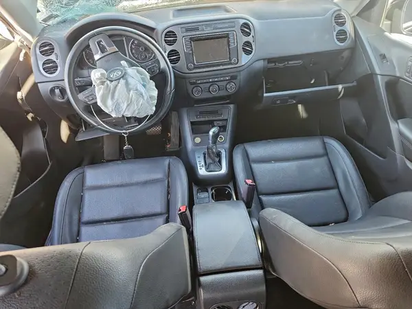 WVGAV7AX9HK018924 2017 VOLKSWAGEN TIGUAN - Image 8