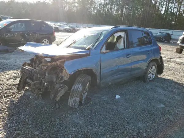 WVGAV7AX9HK023394 2017 VOLKSWAGEN TIGUAN - Image 1