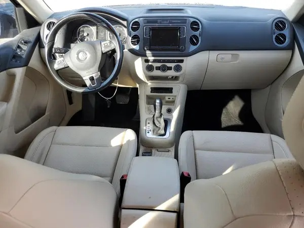 WVGAV7AX9HK024500 2017 VOLKSWAGEN TIGUAN - Image 8