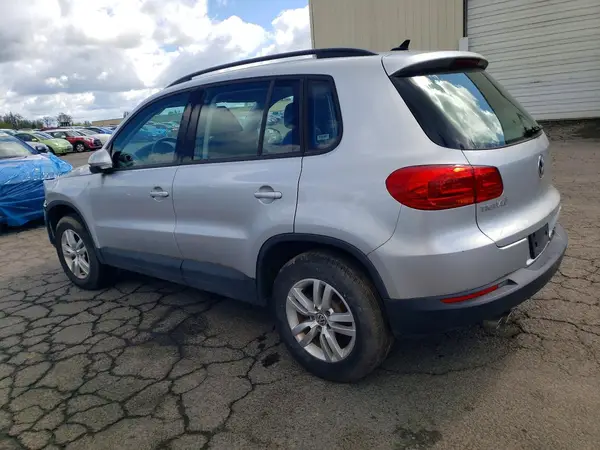 WVGAV7AX9HK029325 2017 VOLKSWAGEN TIGUAN - Image 2