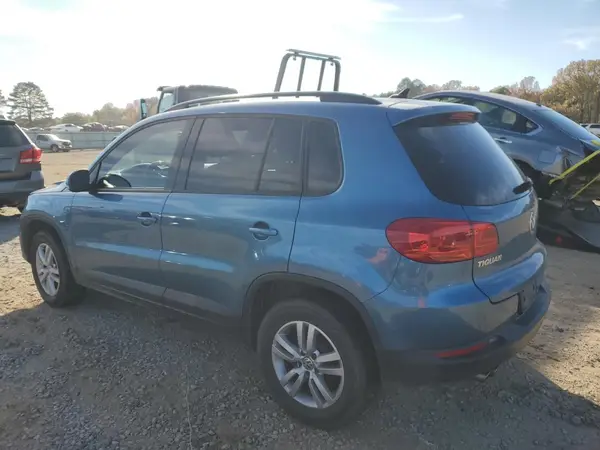 WVGAV7AX9HK031107 2017 VOLKSWAGEN TIGUAN - Image 2