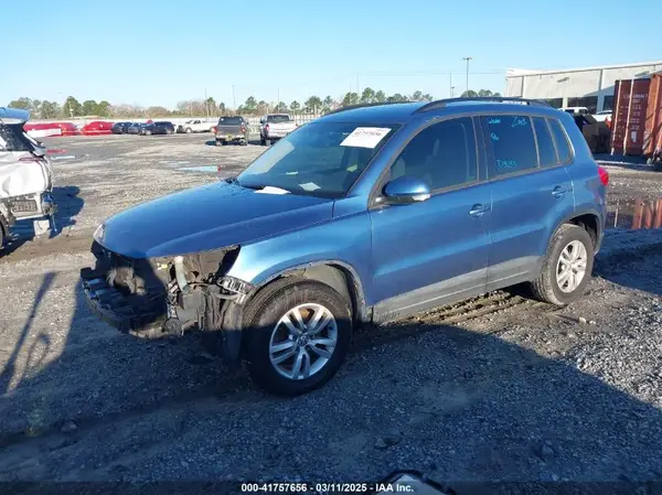 WVGAV7AX9HK035559 2017 VOLKSWAGEN TIGUAN - Image 2
