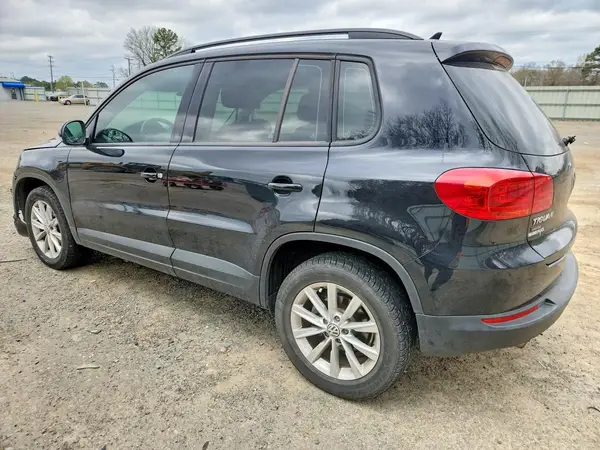 WVGAV7AX9HK042012 2017 VOLKSWAGEN TIGUAN - Image 2
