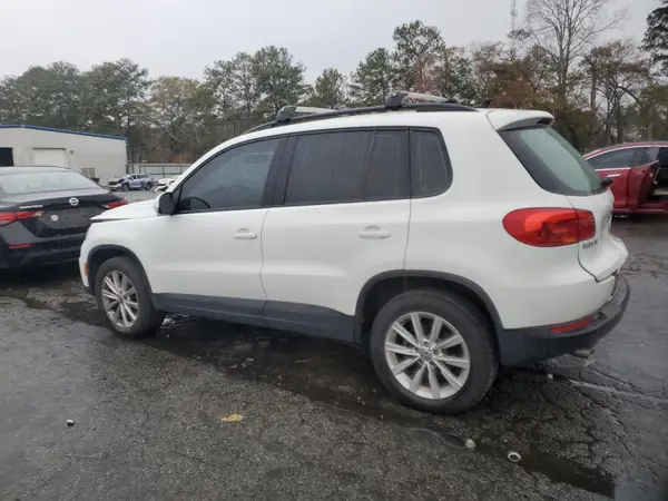 WVGAV7AX9HK042351 2017 VOLKSWAGEN TIGUAN - Image 2