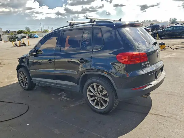 WVGAV7AX9HK043323 2017 VOLKSWAGEN TIGUAN - Image 2