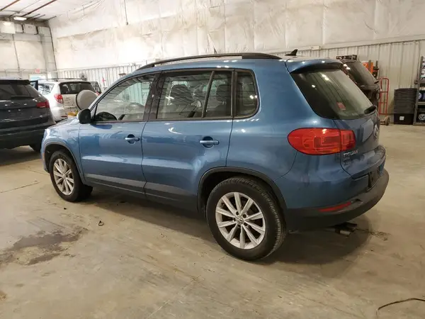 WVGAV7AX9HK045363 2017 VOLKSWAGEN TIGUAN - Image 2