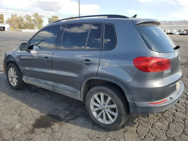 WVGAV7AX9HK046075 2017 VOLKSWAGEN TIGUAN - Image 2