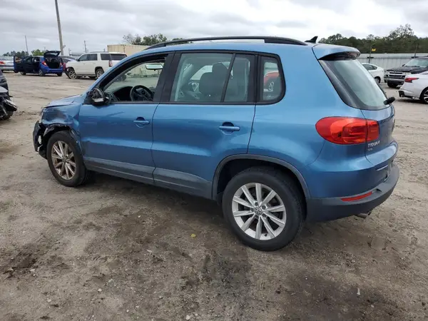 WVGAV7AX9HK048831 2017 VOLKSWAGEN TIGUAN - Image 2