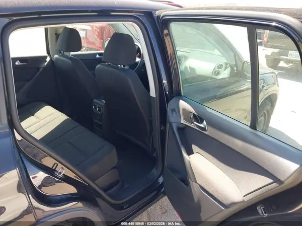 WVGAV7AX9HK052930 2017 VOLKSWAGEN TIGUAN - Image 8