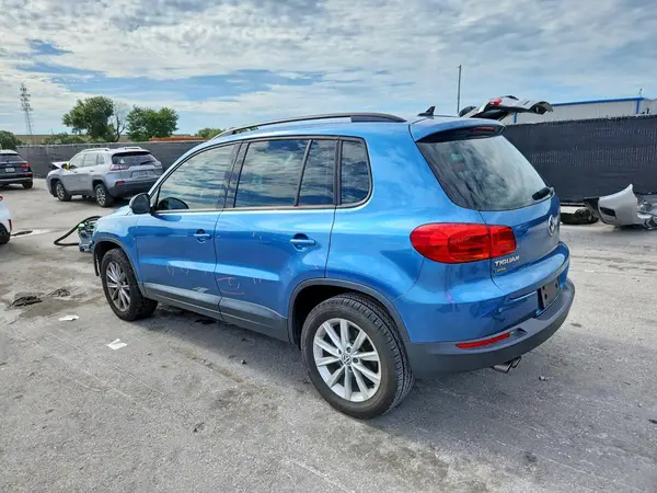 WVGAV7AX9HK054161 2017 VOLKSWAGEN TIGUAN - Image 2