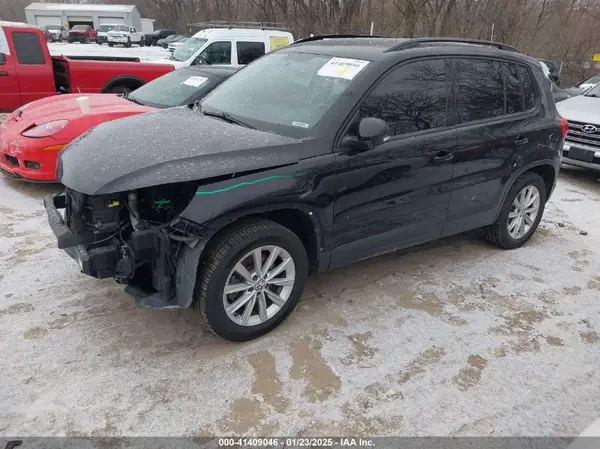 WVGAV7AX9HK054743 2017 VOLKSWAGEN TIGUAN - Image 2
