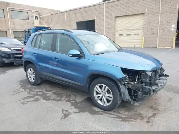 WVGAV7AX9HW501872 2017 VOLKSWAGEN TIGUAN - Image 1