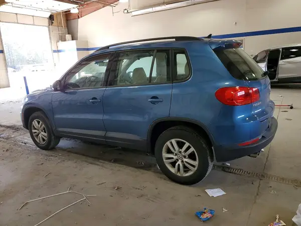 WVGAV7AX9HW510104 2017 VOLKSWAGEN TIGUAN - Image 2