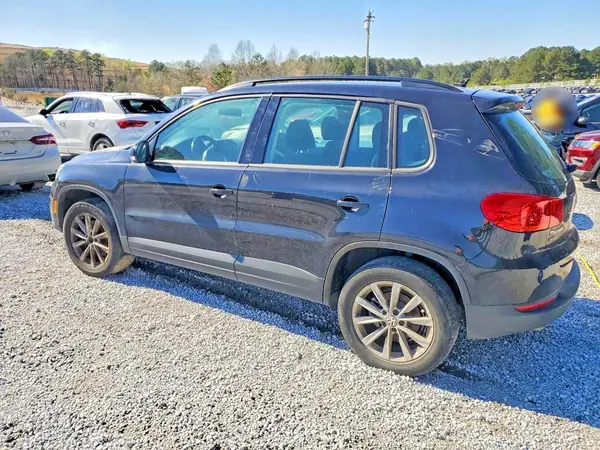 WVGAV7AX9JK000476 2018 VOLKSWAGEN TIGUAN - Image 2