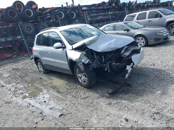 WVGAV7AXXGK000494 2016 VOLKSWAGEN TIGUAN - Image 1