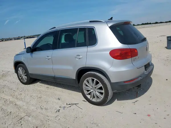 WVGAV7AXXGW509767 2016 VOLKSWAGEN TIGUAN - Image 2