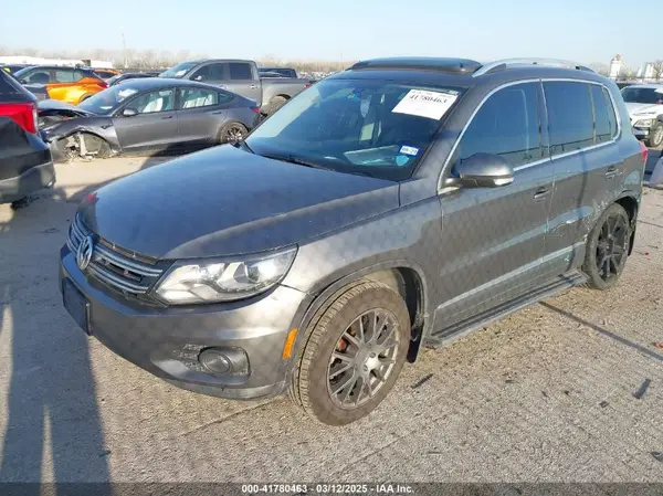WVGAV7AXXGW552585 2016 VOLKSWAGEN TIGUAN - Image 2