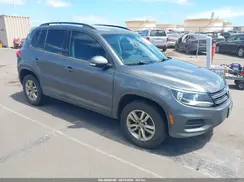 WVGAV7AXXGW556216 2016 VOLKSWAGEN TIGUAN