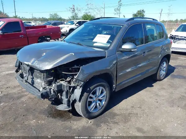 WVGAV7AXXGW556393 2016 VOLKSWAGEN TIGUAN - Image 2