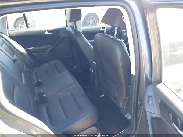 WVGAV7AXXGW556393 2016 VOLKSWAGEN TIGUAN - Image 8