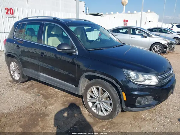 WVGAV7AXXGW563523 2016 VOLKSWAGEN TIGUAN - Image 1