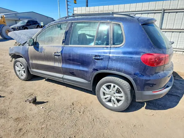 WVGAV7AXXGW565062 2016 VOLKSWAGEN TIGUAN - Image 2