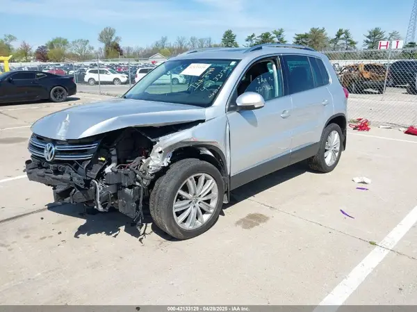 WVGAV7AXXGW575199 2016 VOLKSWAGEN TIGUAN - Image 2